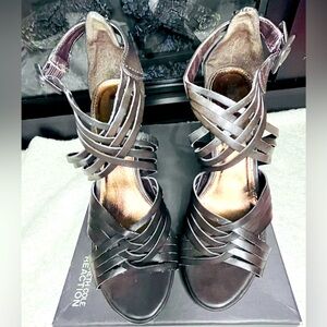 KENNETH COLE REACTION HERE 2 STAY dark brown sandal Size 9 good condition